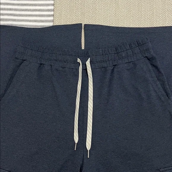 Vuori Halo Essential Cargo Wideleg Pants Midnight Heather Blue Small - Picture 7 of 16